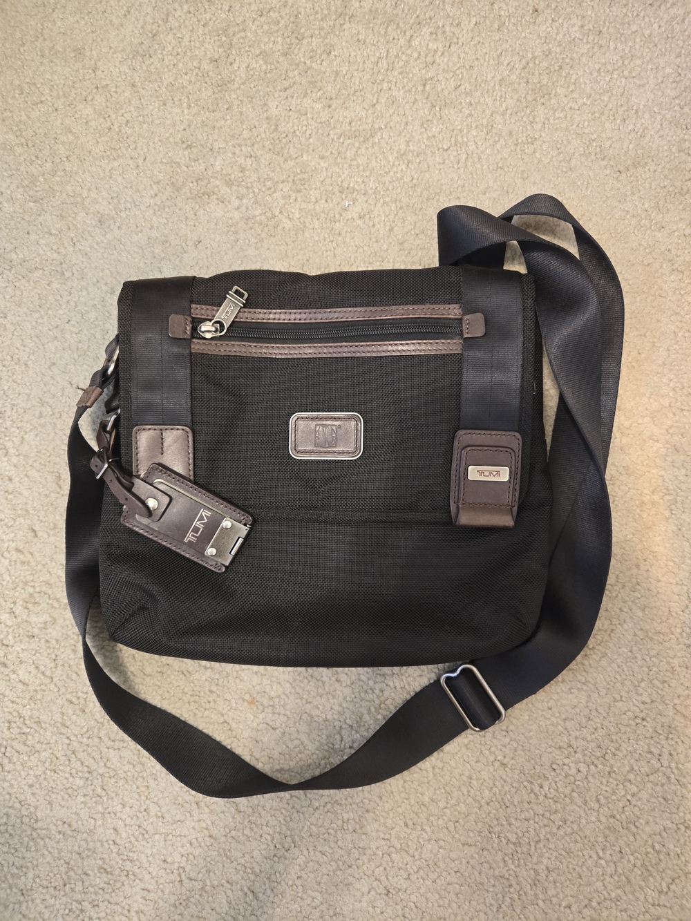 Tumi Black Crossbody Messenger Bag - Black Unisex